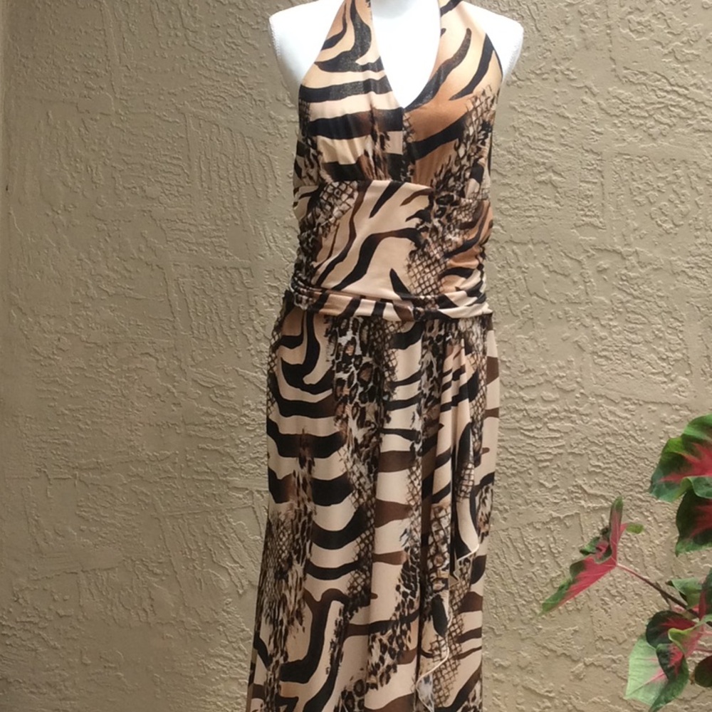 Nueva. Dress